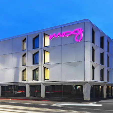 Moxy Lausanne City-3