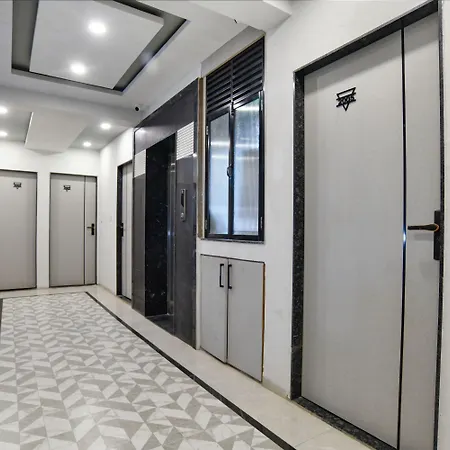 Fabhotel Grand Blue-3