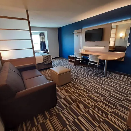Microtel Inn & Suites By Wyndham Loveland-2