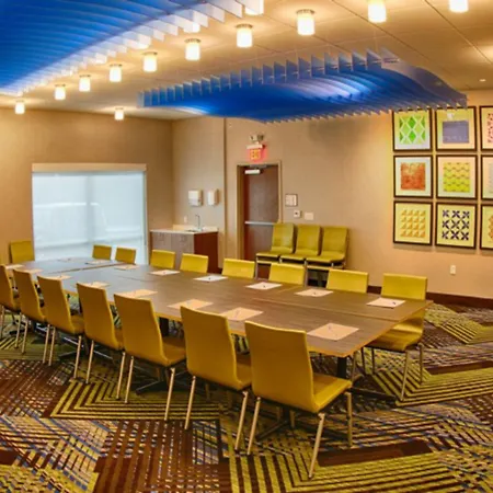 Holiday Inn Express & Suites - Detroit North - Roseville By Ihg-2