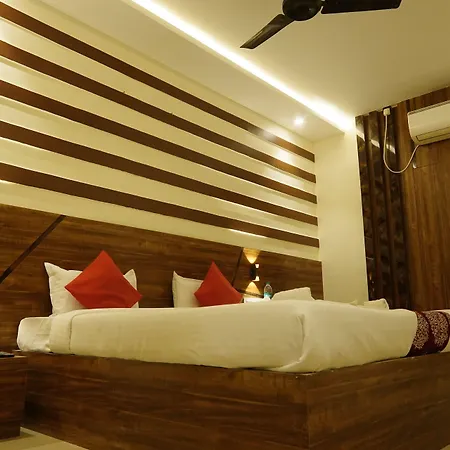 Hotel Vineet-3
