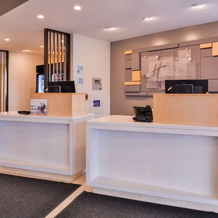 Holiday Inn Express & Suites Mall Of America - Msp Airport By Ihg-3