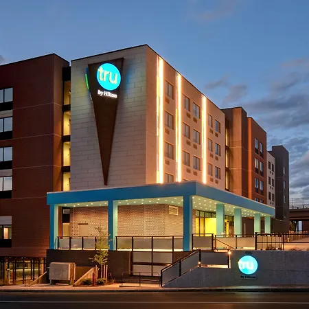 Tru By Hilton Manchester Downtown-3