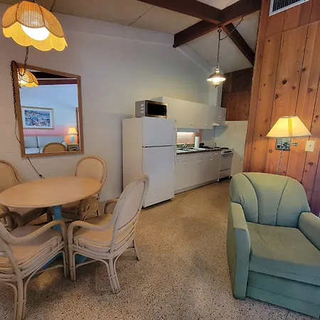 Tropical Marina & Resort On Lake Beresford-2