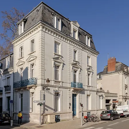 Frenchdoor Tours Corneille-3