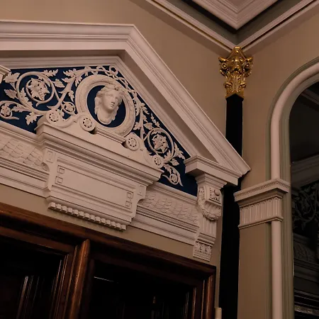 The Parr'S Bank Hotel-3