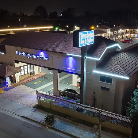 Travelodge Inn & Suites By Wyndham West Covina-3