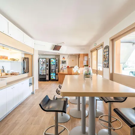 Kyriad Direct Brignoles - Provence Verte-3