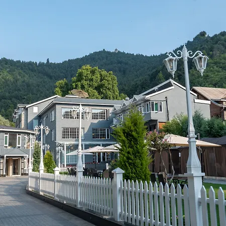 Hotel Grand Boulevard Dal Lake View Srinagar-2