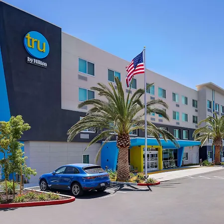 Tru By Hilton Lathrop-2
