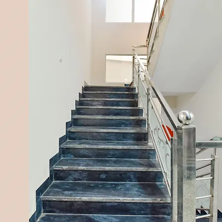 Fabhotel Sarvika-3