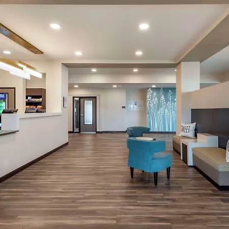 Mainstay Suites Milwaukee-Franklin-2