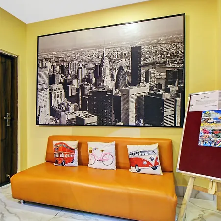Itsy Hotels Transit Express Near Sealdah Station-3