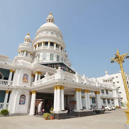 Gadiraju Palace Convention Centre & Hotel-2