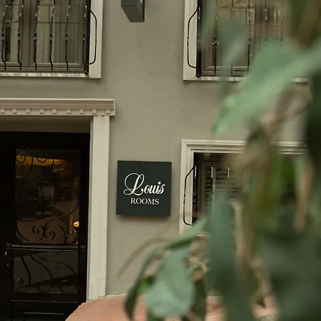 Louis Rooms-2