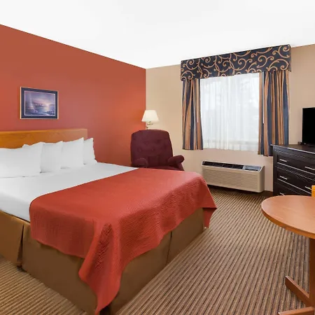 Super 8 By Wyndham St. Ignace-2