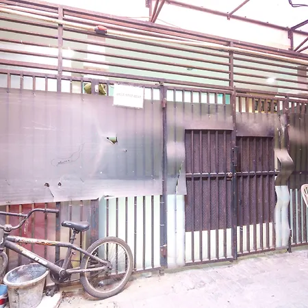 Oyo 93092 Griya Kuningan-3