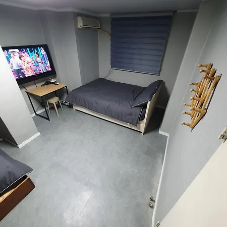 Seven Hostel-2