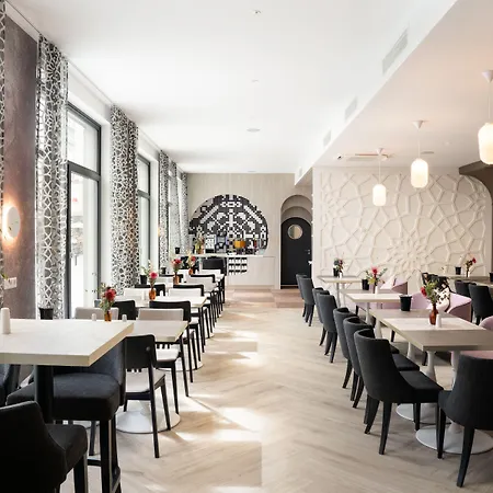 Elaya Hotel Regensburg City Center, Trademark By Wyndham-3