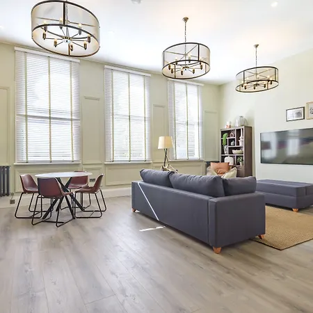 Oak & Poppy Apartments-3