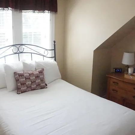 The Frogtown Inn-3