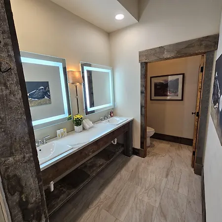 Eaglescape Suites And Event Center-2