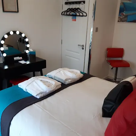 Cadillac Kustomz Guest House-3