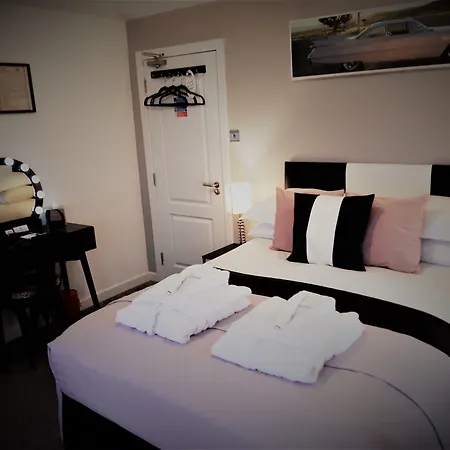 Cadillac Kustomz Guest House-2