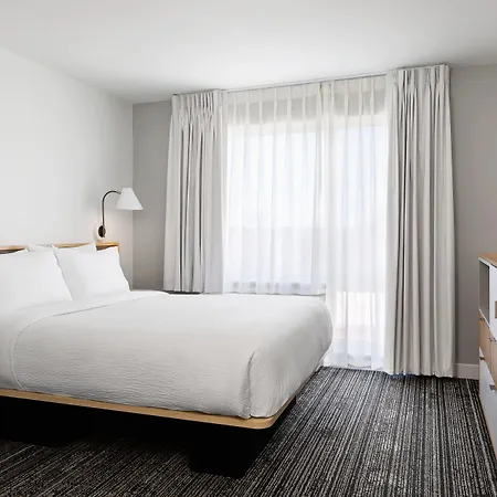 Towneplace Suites By Marriott Iron Mountain-3