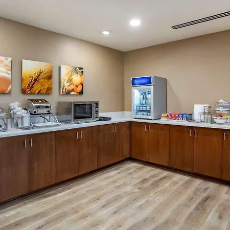 Comfort Inn & Suites Harrisonburg-3