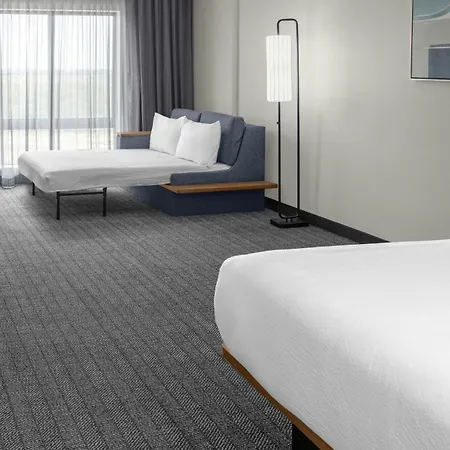 Courtyard By Marriott Sherman-2