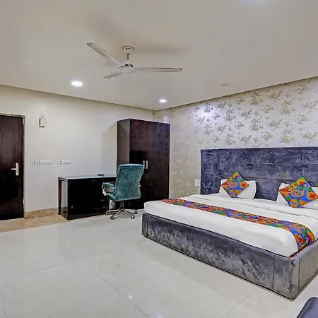 Fabhotel The Tuesday Suits- Opposite To Delhi Public School-2