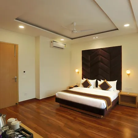 Hotel Triton Grand-3
