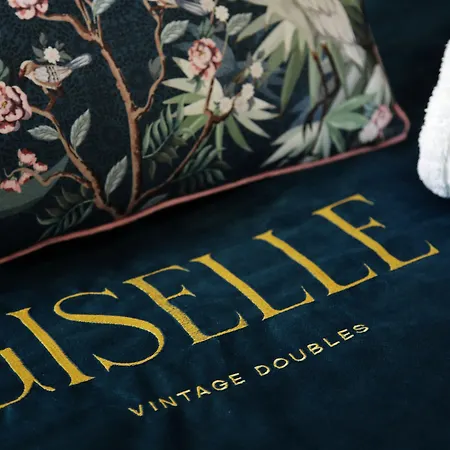 Giselle Vintage Doubles - Adults Only-3