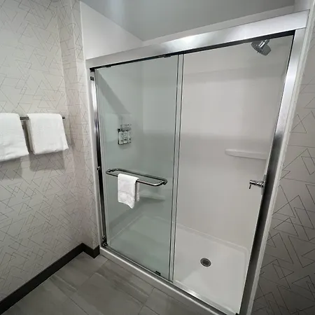 Holiday Inn Express & Suites - Tomah By Ihg-2
