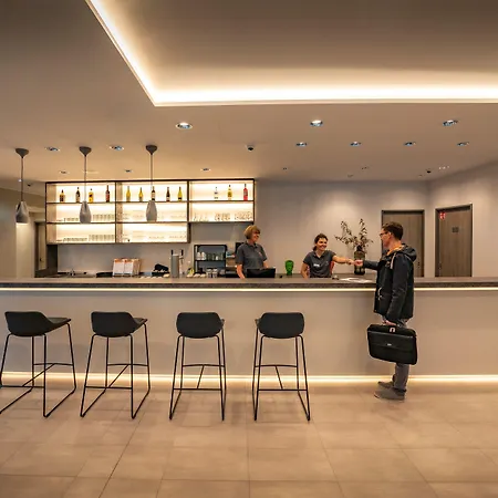 LOGINN Hotel Berlin Airport-2