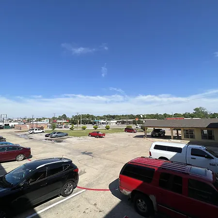 Great Western Inn & Suites-3
