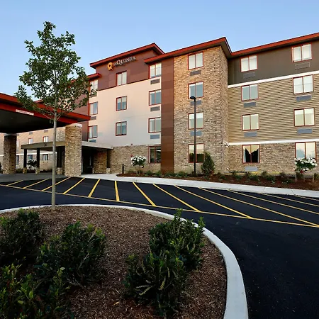 La Quinta Inn & Suites By Wyndham Williston Burlington-3