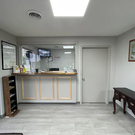 Embassy Inn - Hohenwald-2
