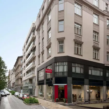 Ramada By Wyndham Budapest City Center-3