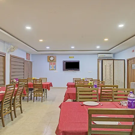 Itsy Hotels Sidhartha Residency-3