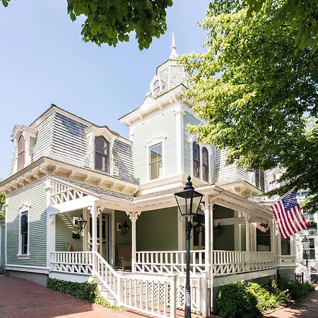 The Swain House At 21 Broad-2