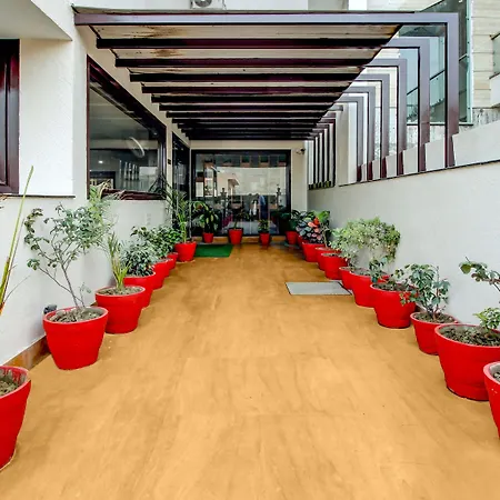Treebo M2M Residency Sector 46-2