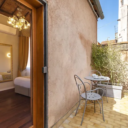 Residenza La Duchessa Deluxe Rooms-3