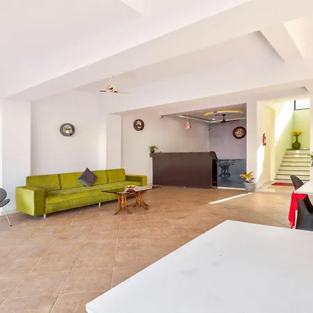 Itsy Hotels Carnival Inn-2