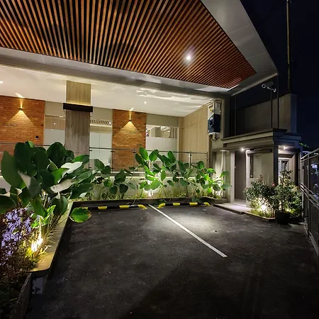 The Mango Suites By Flat06-3