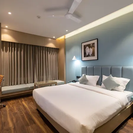 Hotel Regal Grand-3