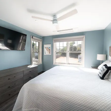 Long Beach Suites-2