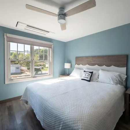 Long Beach Suites-3