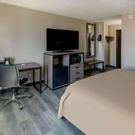 Baymont By Wyndham Laredo-3